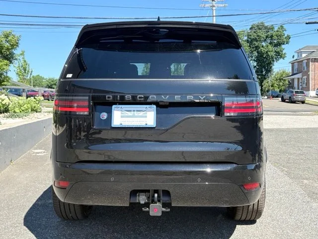 New 2026 Santorini Black Land Rover Dynamic SE image 8