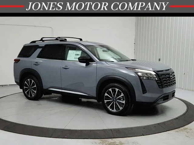 2026 Nissan Pathfinder Platinum 2WD's photo
