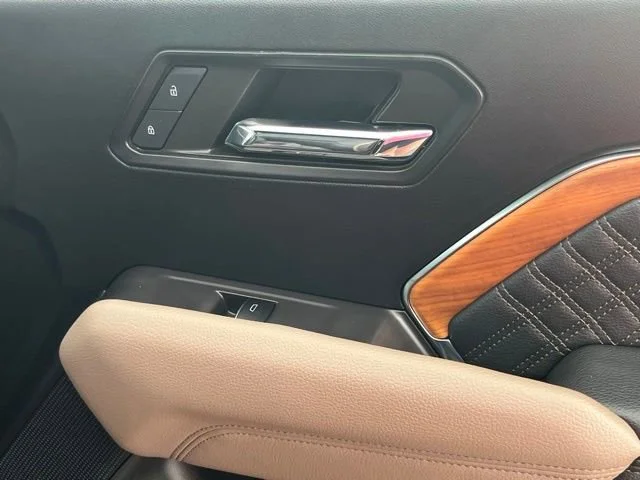 Used 2023 Onyx Black GMC Denali image 23