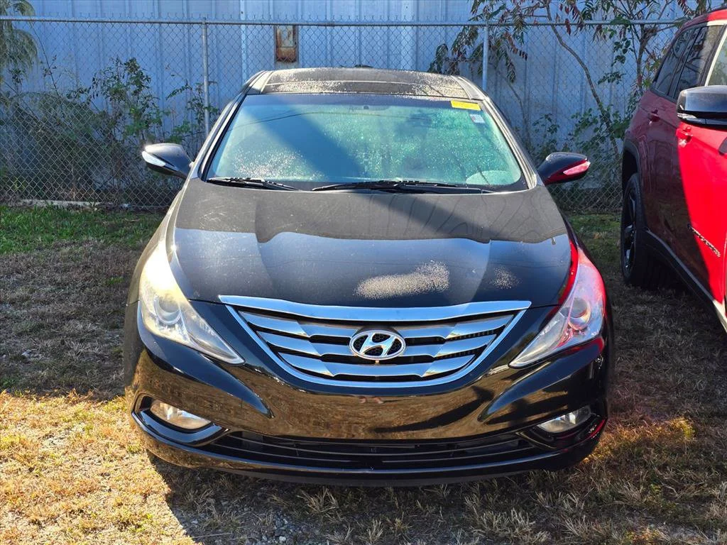 Used 2013 Black Hyundai Limited image 8