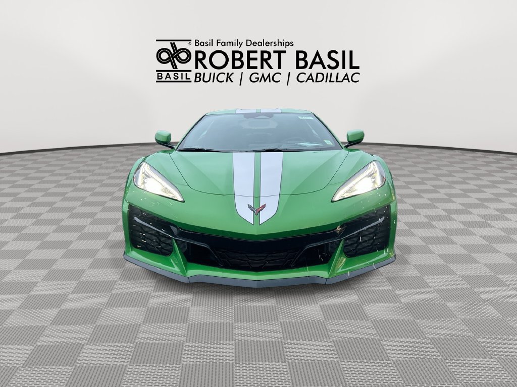 Used 2026 Green Chevrolet Z06 image 3