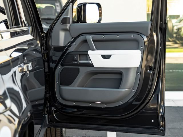 New 2026 Carpathian Grey Land Rover X image 36