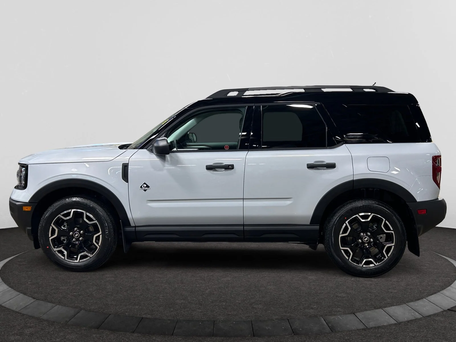 New 2026 Space White Metallic Ford Outer Banks image 2