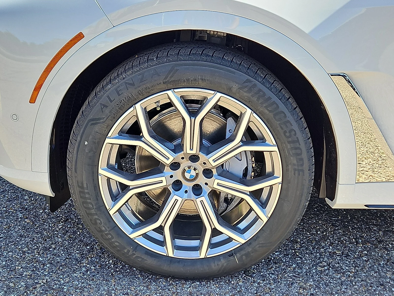 New 2026 Alpine White BMW xDrive40i All-Wheel Drive Sports Activity Vehicle image 5