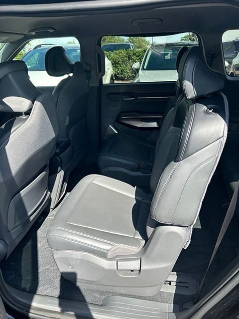 Used 2024 Black Kia Light Long Range image 14