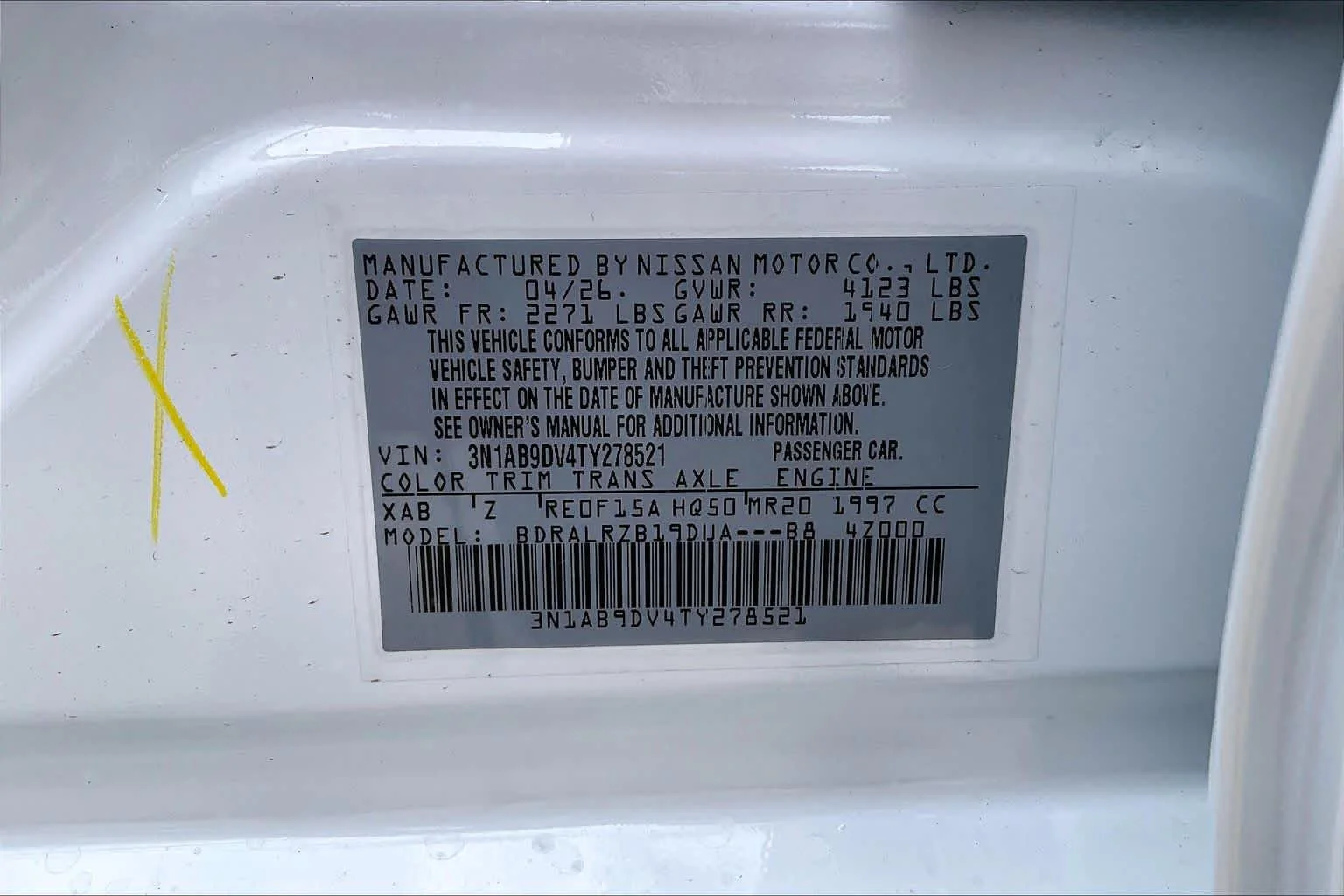 New 2026 Aspen White TriCoat / Super Black Two-tone Nissan SR image 18