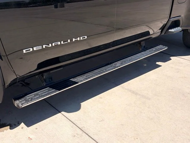 Used 2022 Black GMC Denali image 8