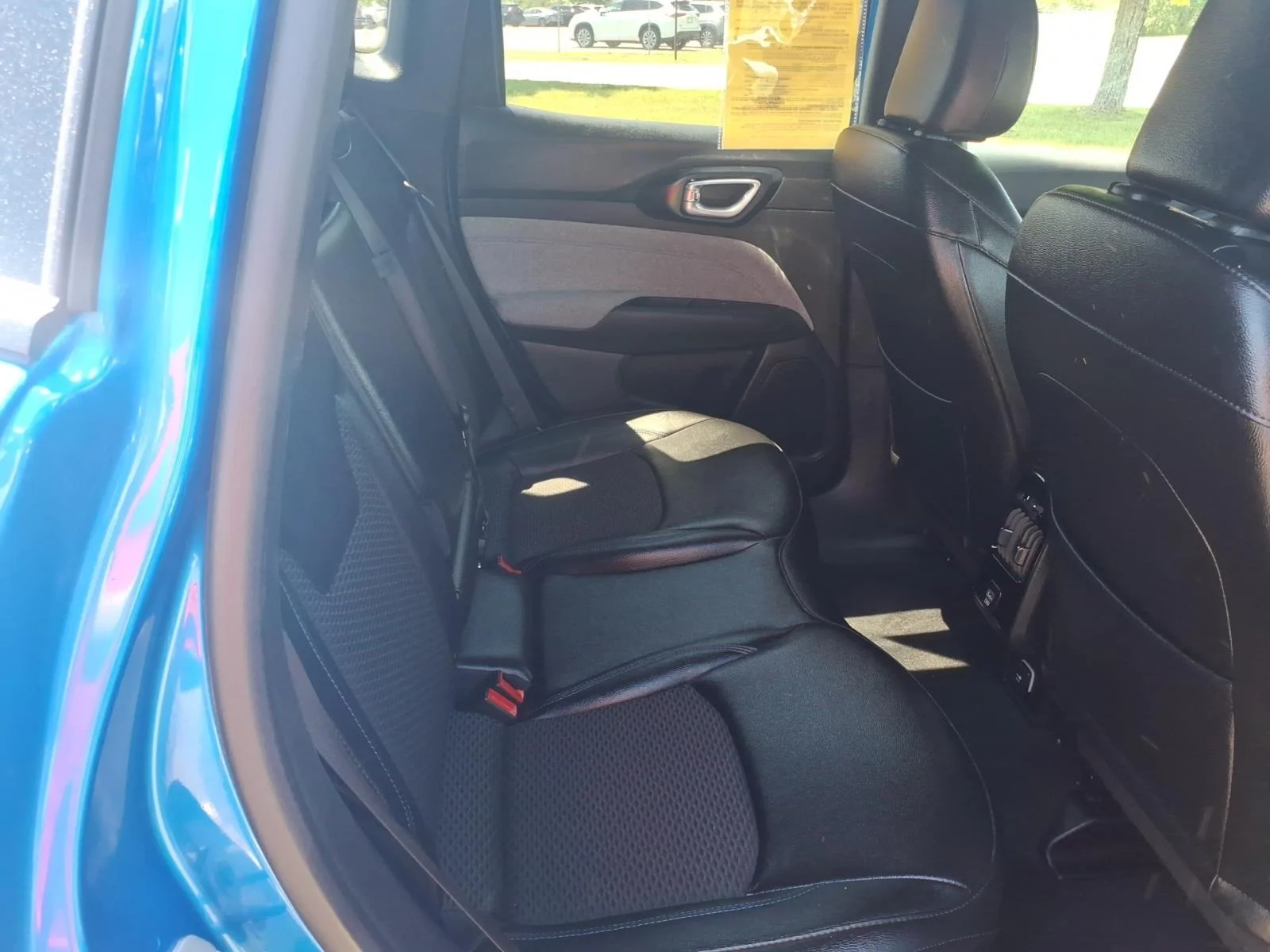 Used 2024 Blue Pearl Jeep Latitude image 17