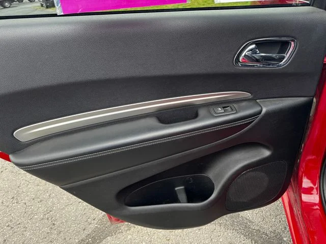 Used 2015 Red Dodge SXT image 19