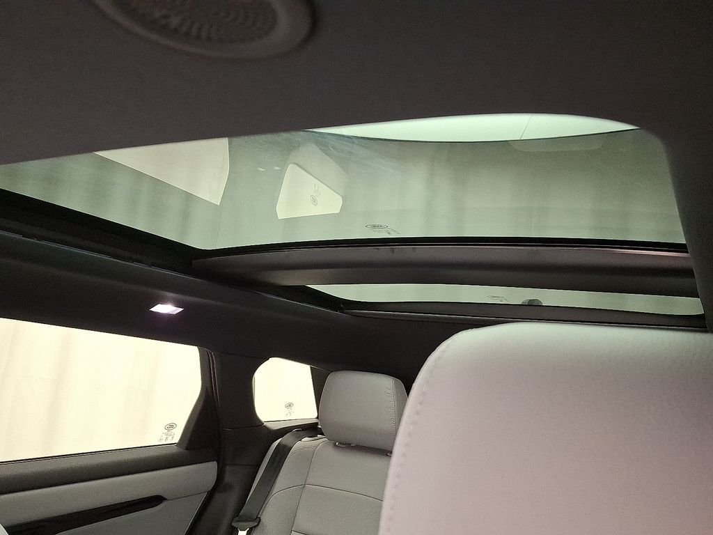 New 2026 Seoul Pearl Silver Land Rover S image 11