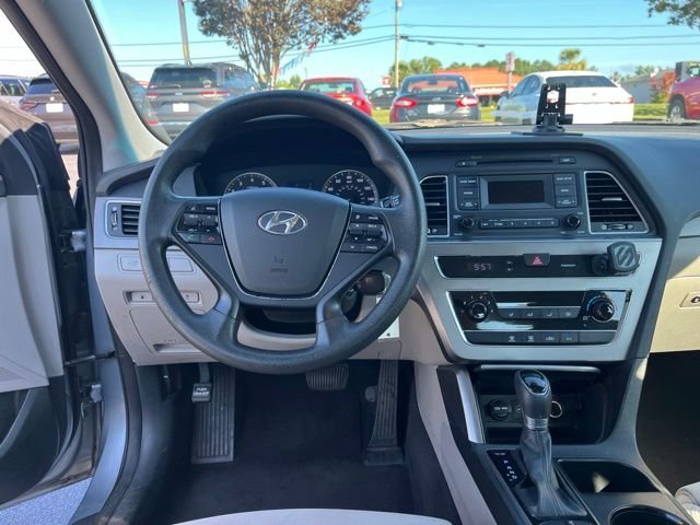 Used 2017 Gray Hyundai Base image 16