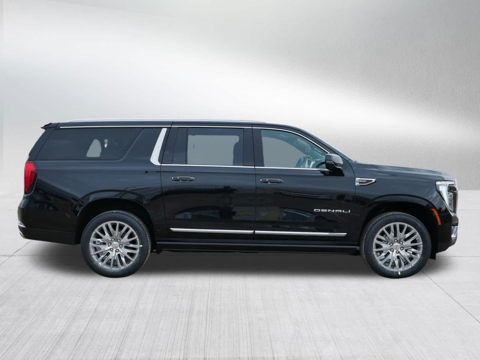 2026 GMC Yukon XL Denali - Photo 6