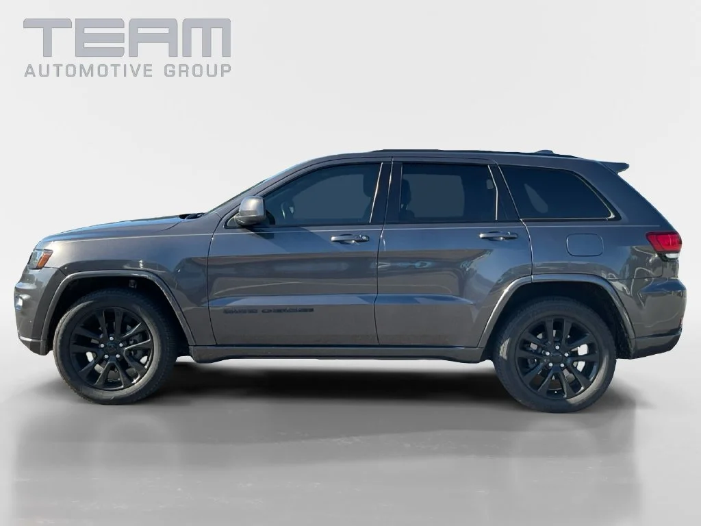 Used 2020 Gray Jeep Altitude image 4