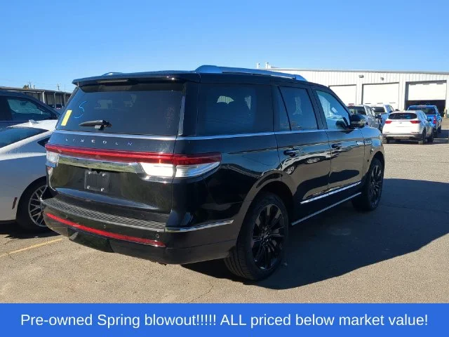 Used 2023 Black Lincoln Reserve image 4