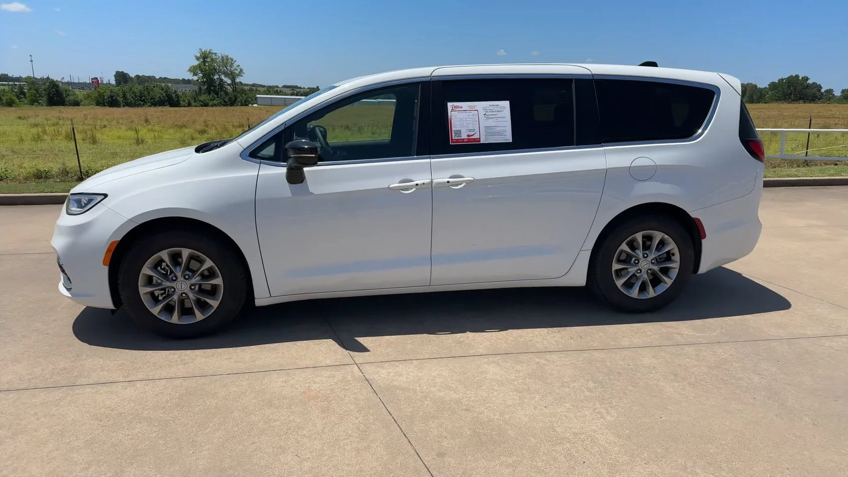 Used 2026 Bright White Clearcoat Chrysler Limited image 6