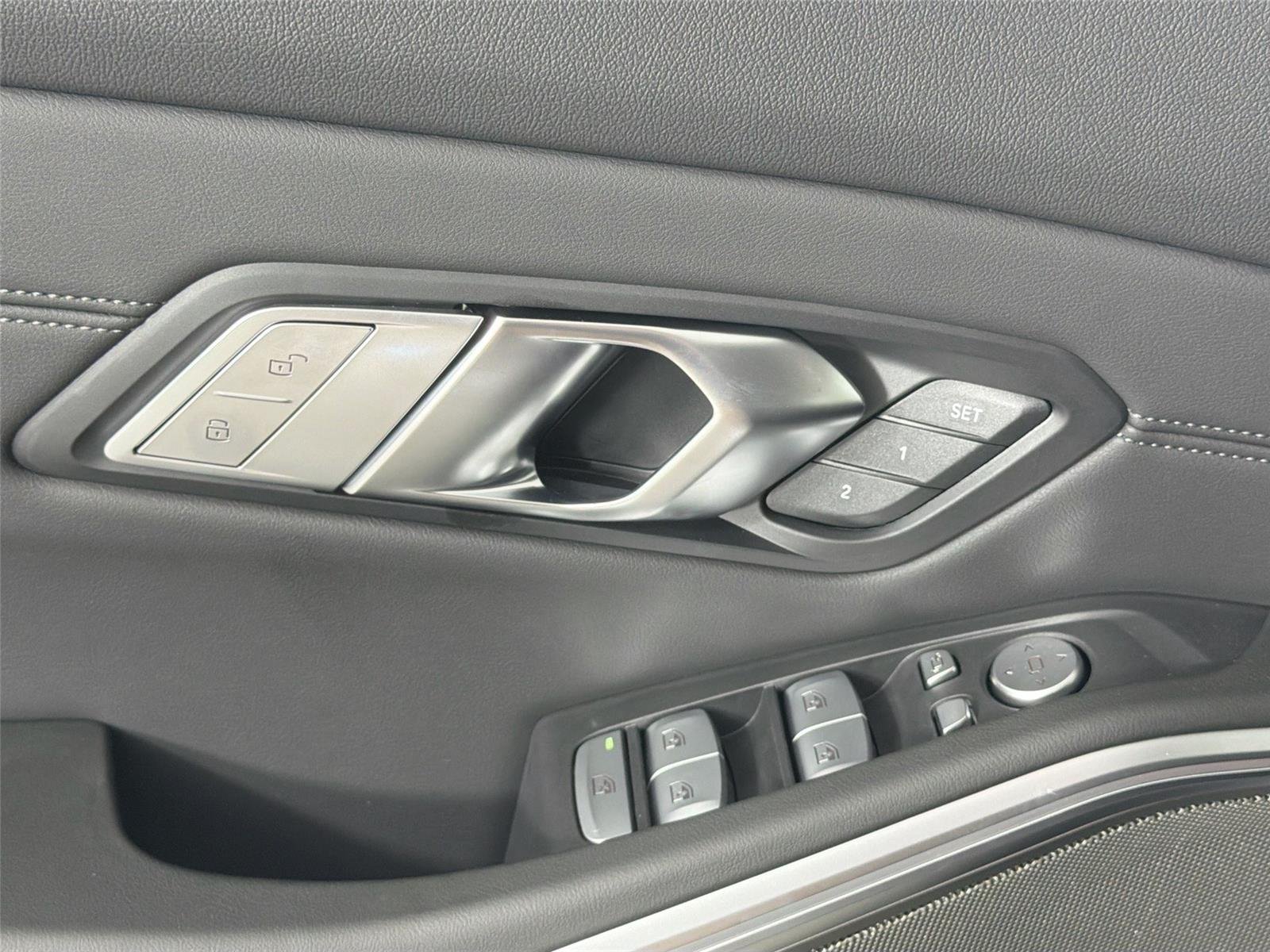 New 2026 Tanzanite Blue II Metallic BMW Competition image 18