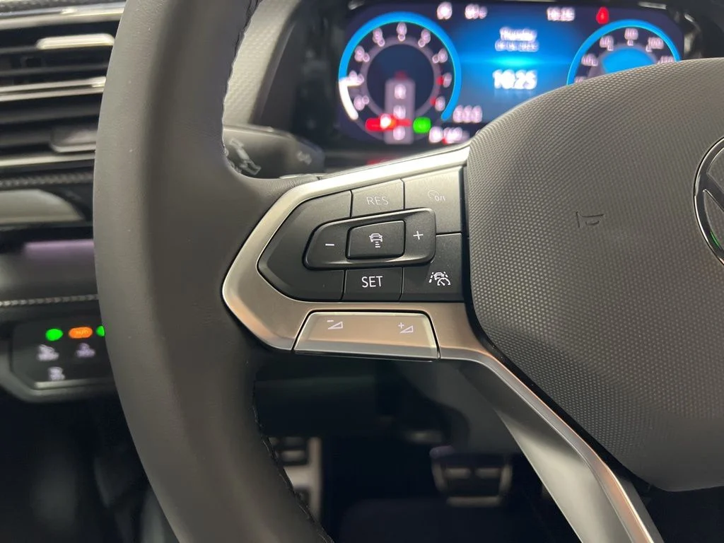 2026 Volkswagen Atlas Cross Sport SEL Premium R-LINE - Photo 35