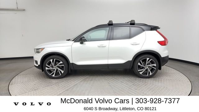 Used 2019 White Volvo R-Design image 5