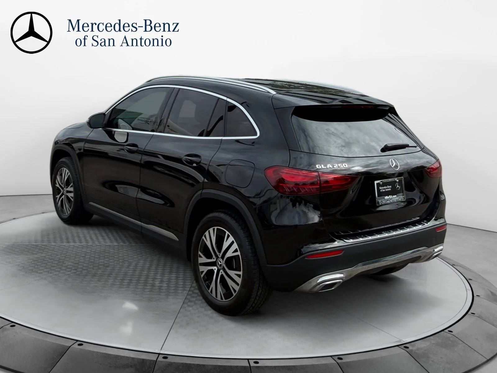Certified Used 2025 Black Mercedes-Benz GLA 250 image 5