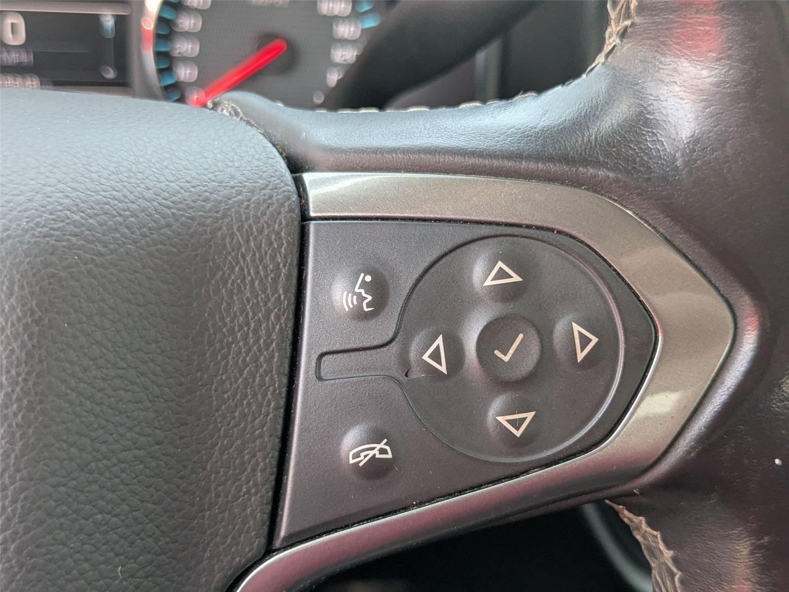 Used 2018 Silver Ice Metallic Chevrolet LT image 15
