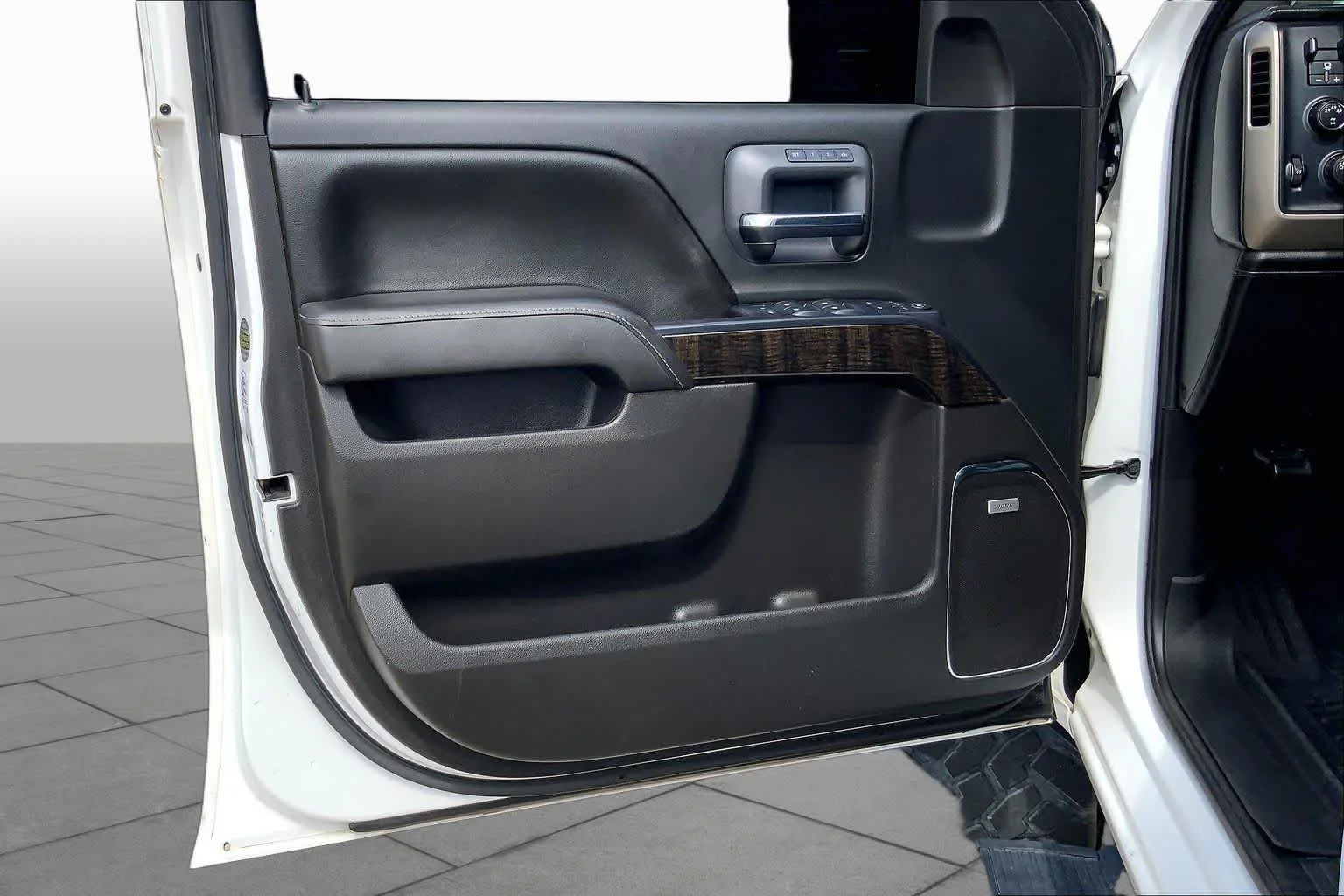 Used 2016 Summit White GMC Denali image 20