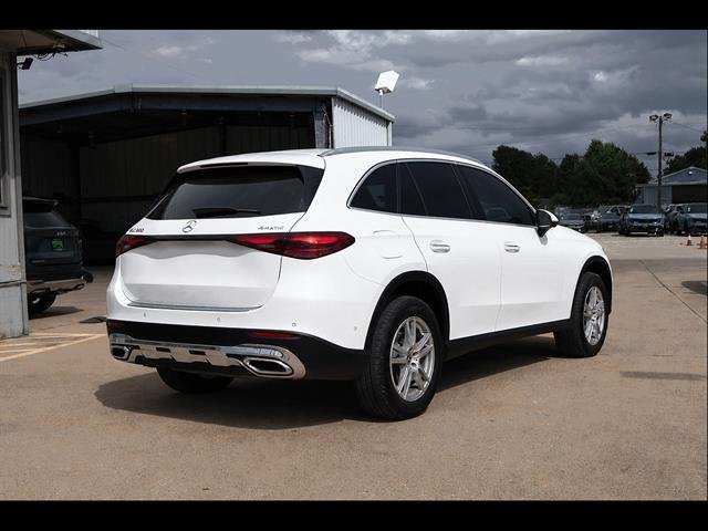Used 2023  Mercedes-Benz GLC 300 4MATIC® image 5