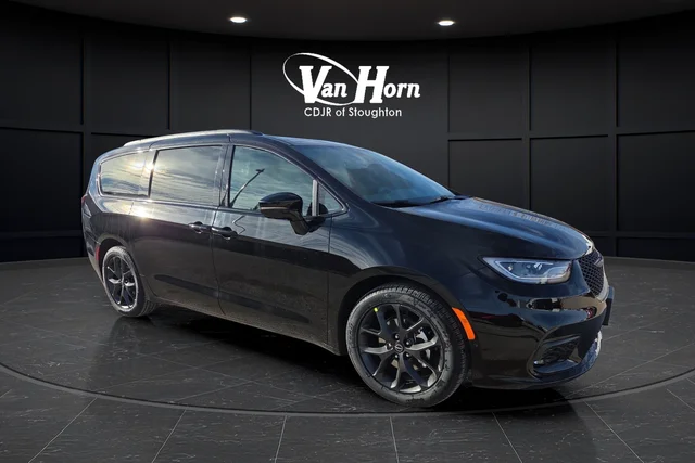2026 Chrysler Pacifica Select's photo