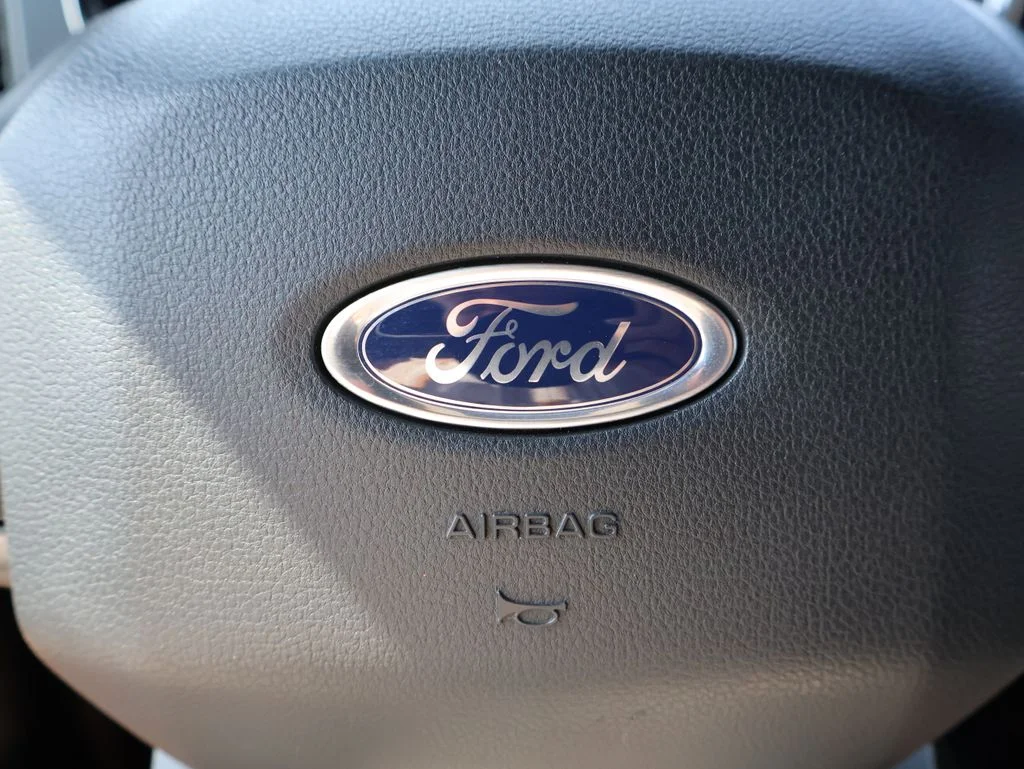 Used 2022 Silver Ford Lariat image 26