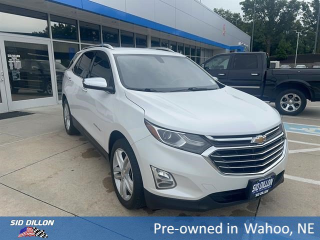 Used 2019 Iridescent Pearl Tricoat Chevrolet Premier image 7