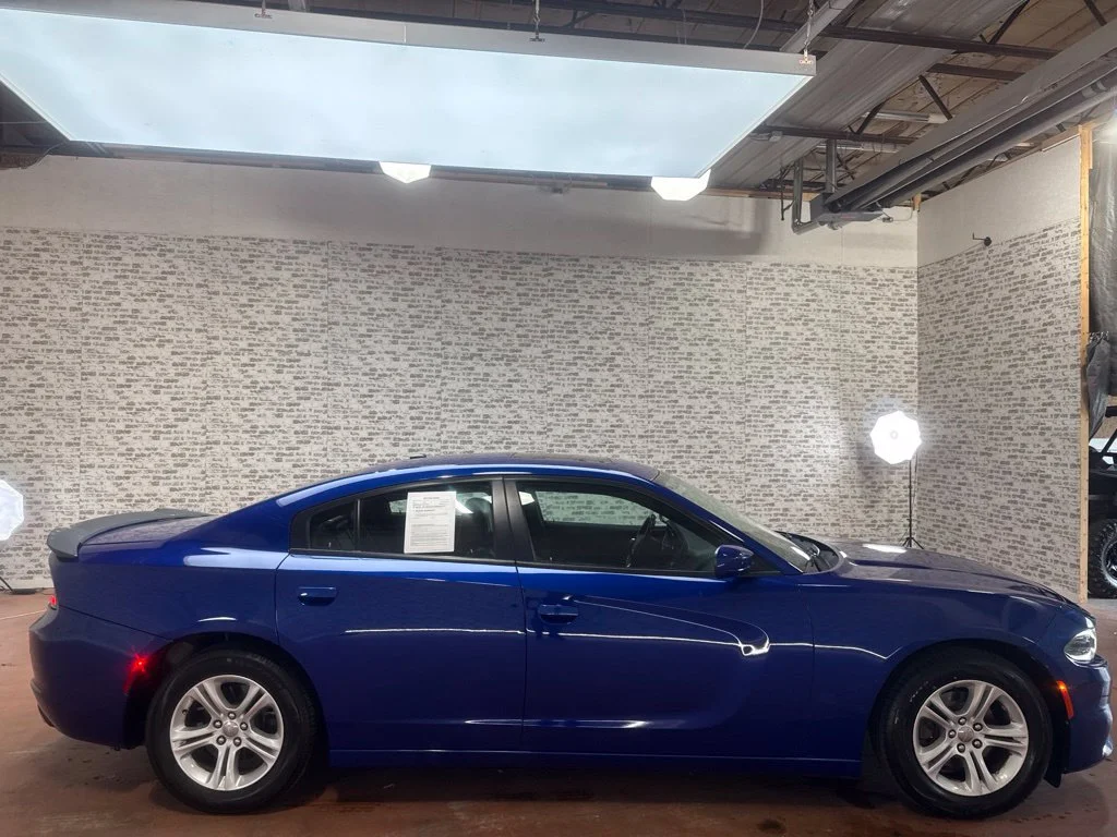 Used 2019 Indigo Blue Dodge SXT image 8