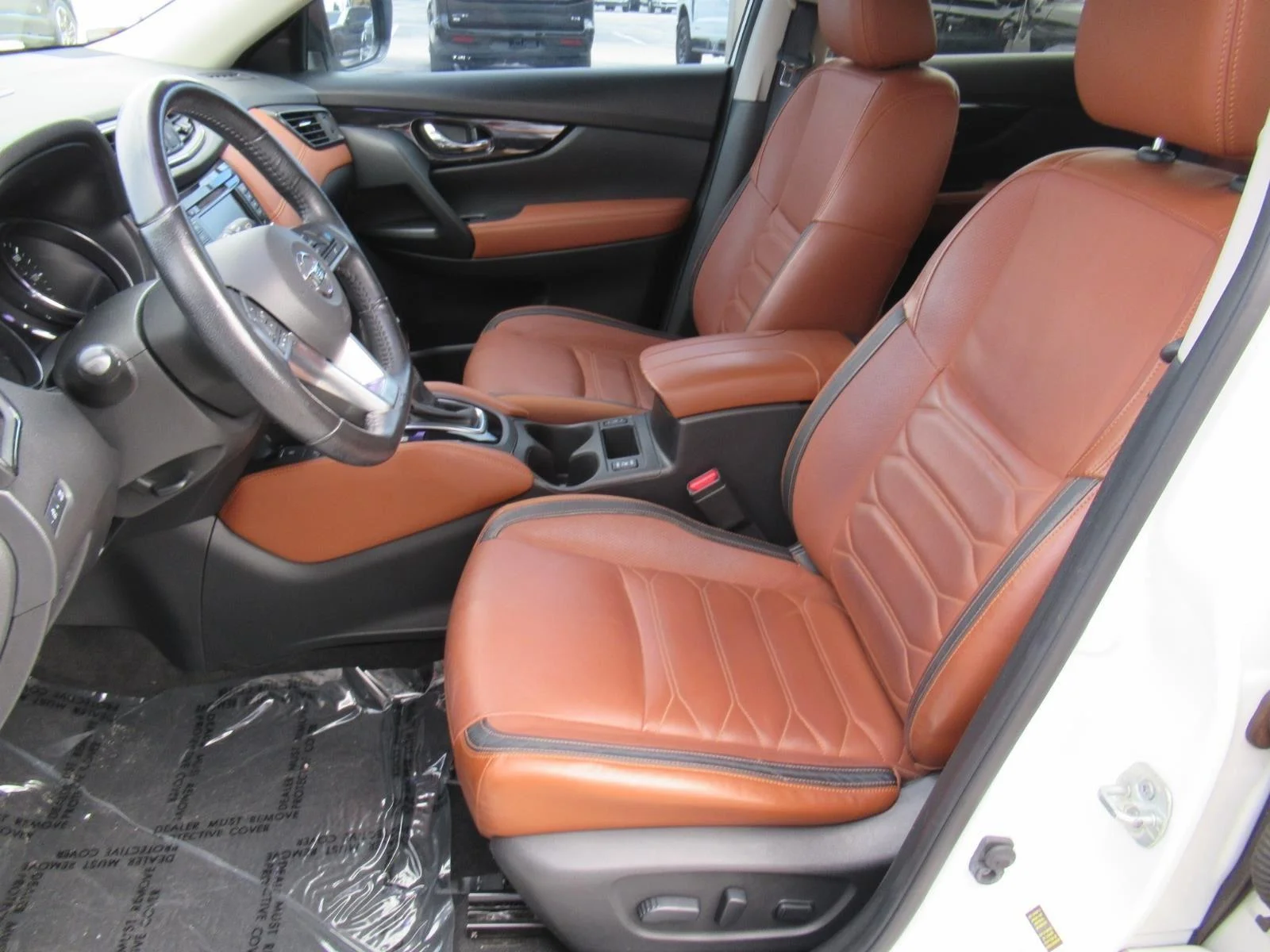 Used 2018 White Nissan SL image 17