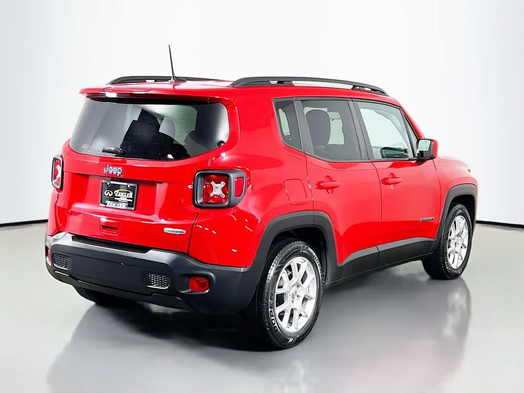 Used 2021 Red Jeep Latitude image 7