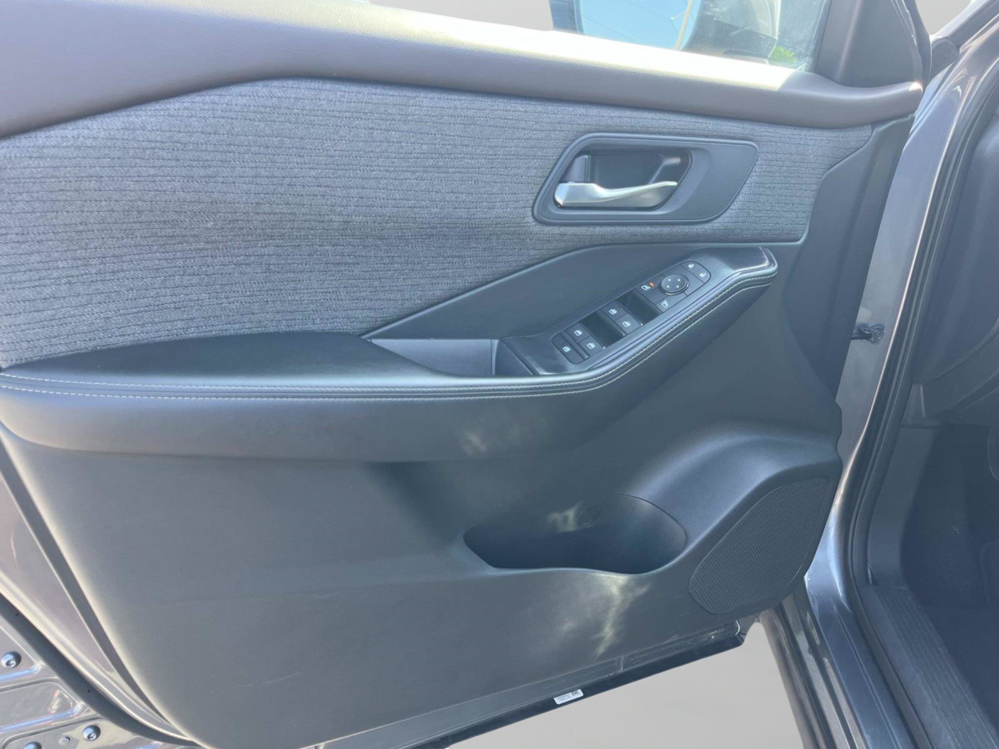 Used 2023 Gun Metallic Nissan SV image 20