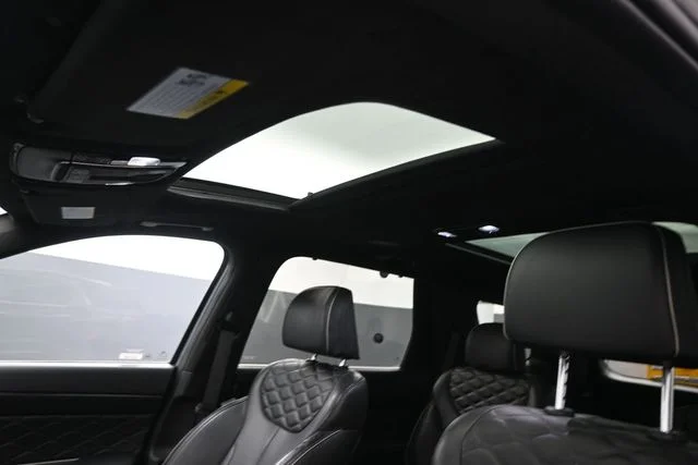 Used 2020 Steel / Graphite Hyundai Limited image 18