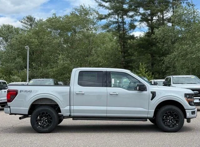 New 2026 Avalanche Ford XLT image 3
