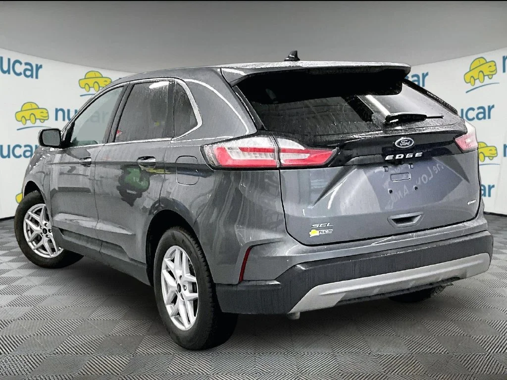 Used 2024 Gray Metallic Ford SEL image 4