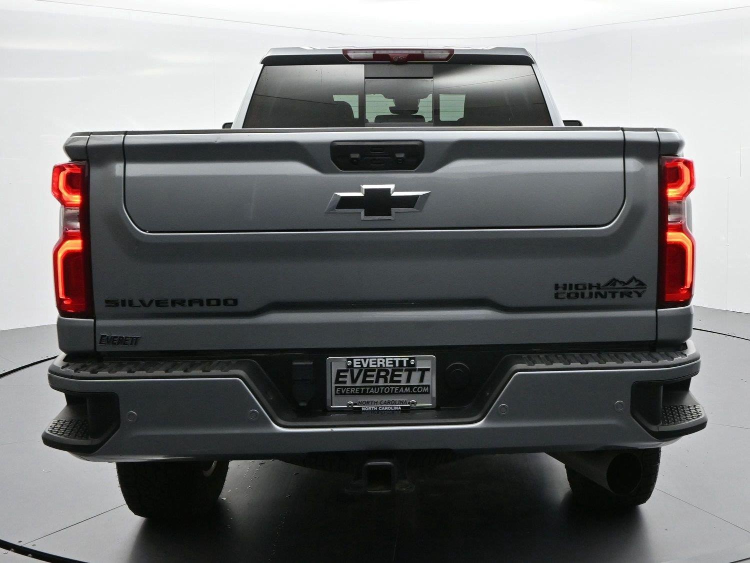 Used 2024 Sterling Gray Metallic Chevrolet High Country image 6
