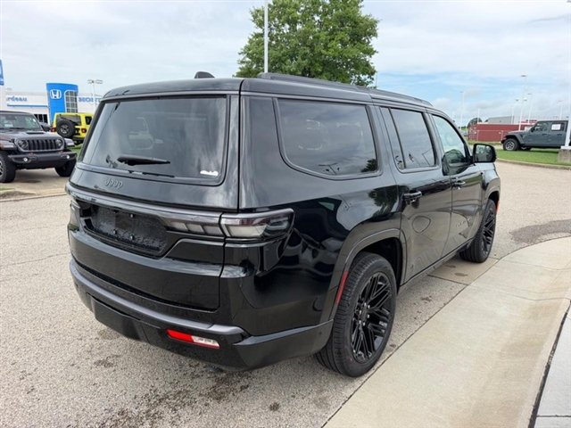 New 2026 High Gloss Black Exterior Paint Jeep Limited Reserve image 4