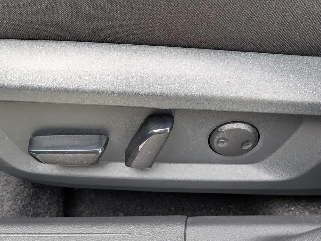 Used 2025 Gray Nissan SV image 19