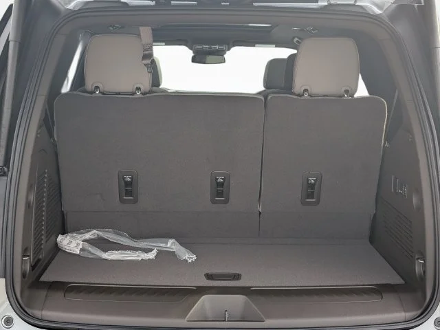 New 2027 Sterling Gray Metallic Chevrolet LT image 7