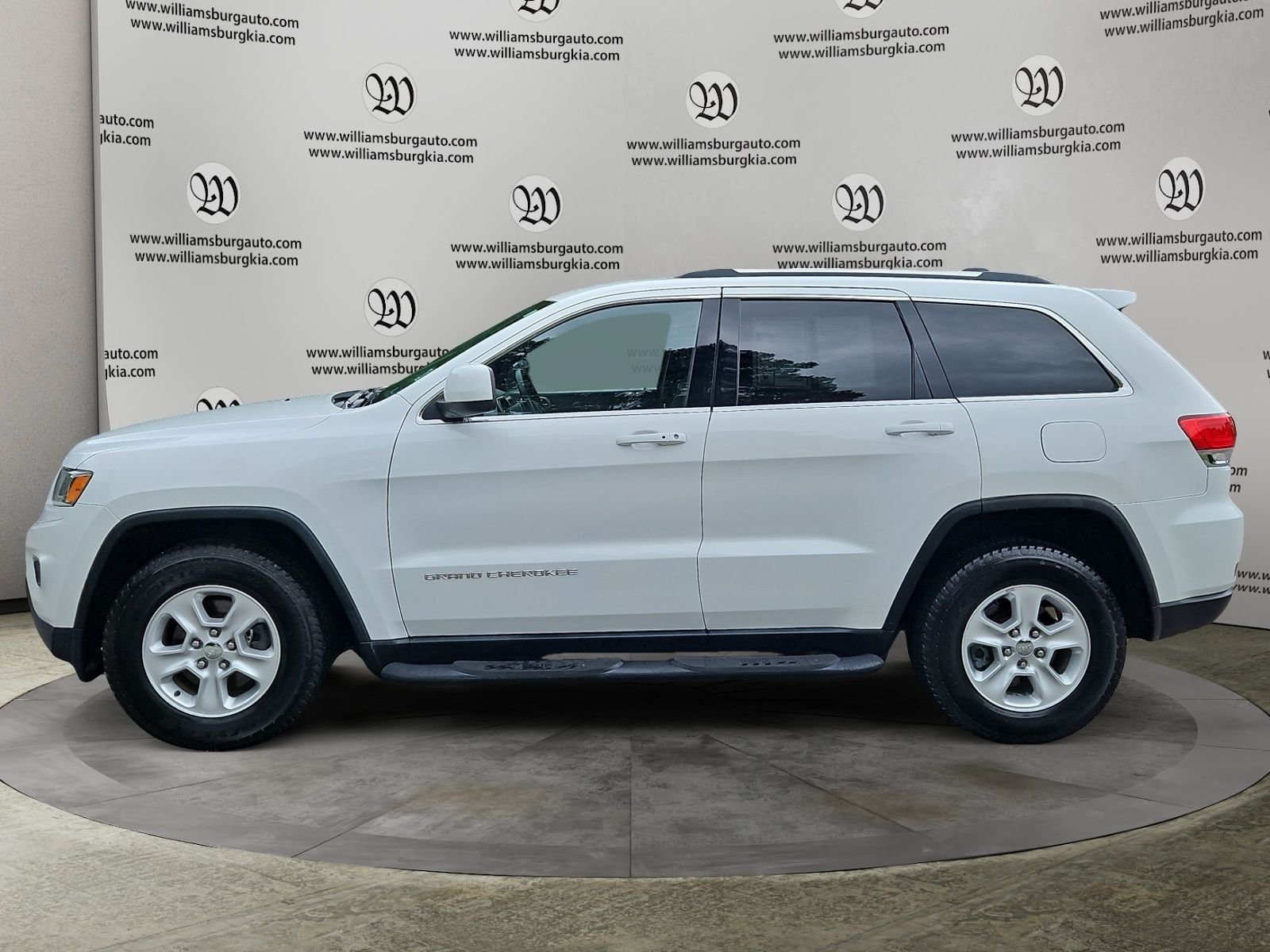 Used 2015 Jeep Grand Cherokee Laredo with VIN 1C4RJFAG3FC775757 for sale in Williamsburg, VA