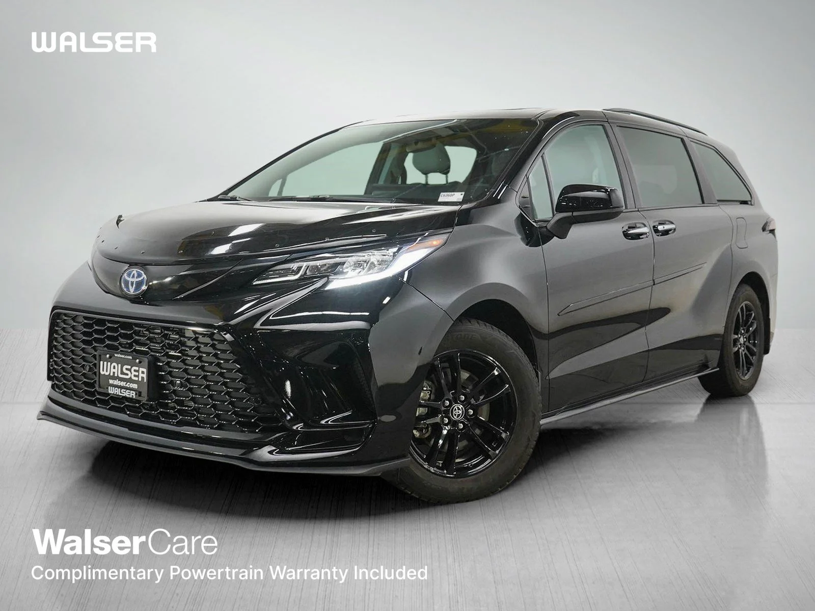 Used 2025  Toyota  image 1