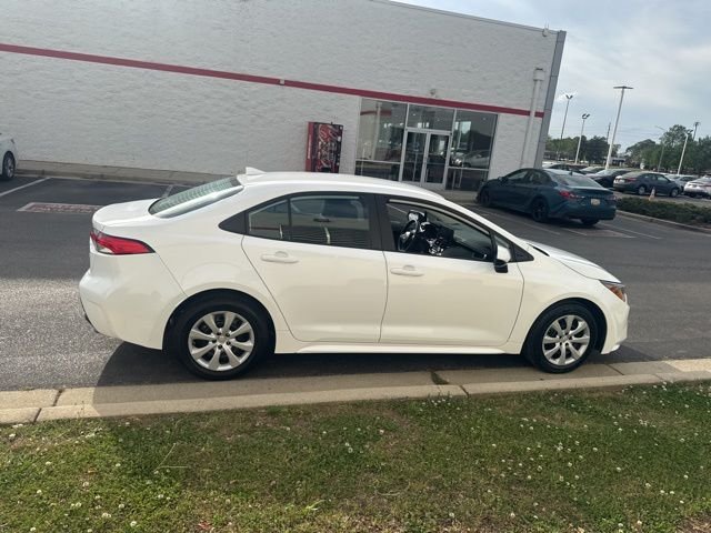 Used 2024 White Toyota LE image 10
