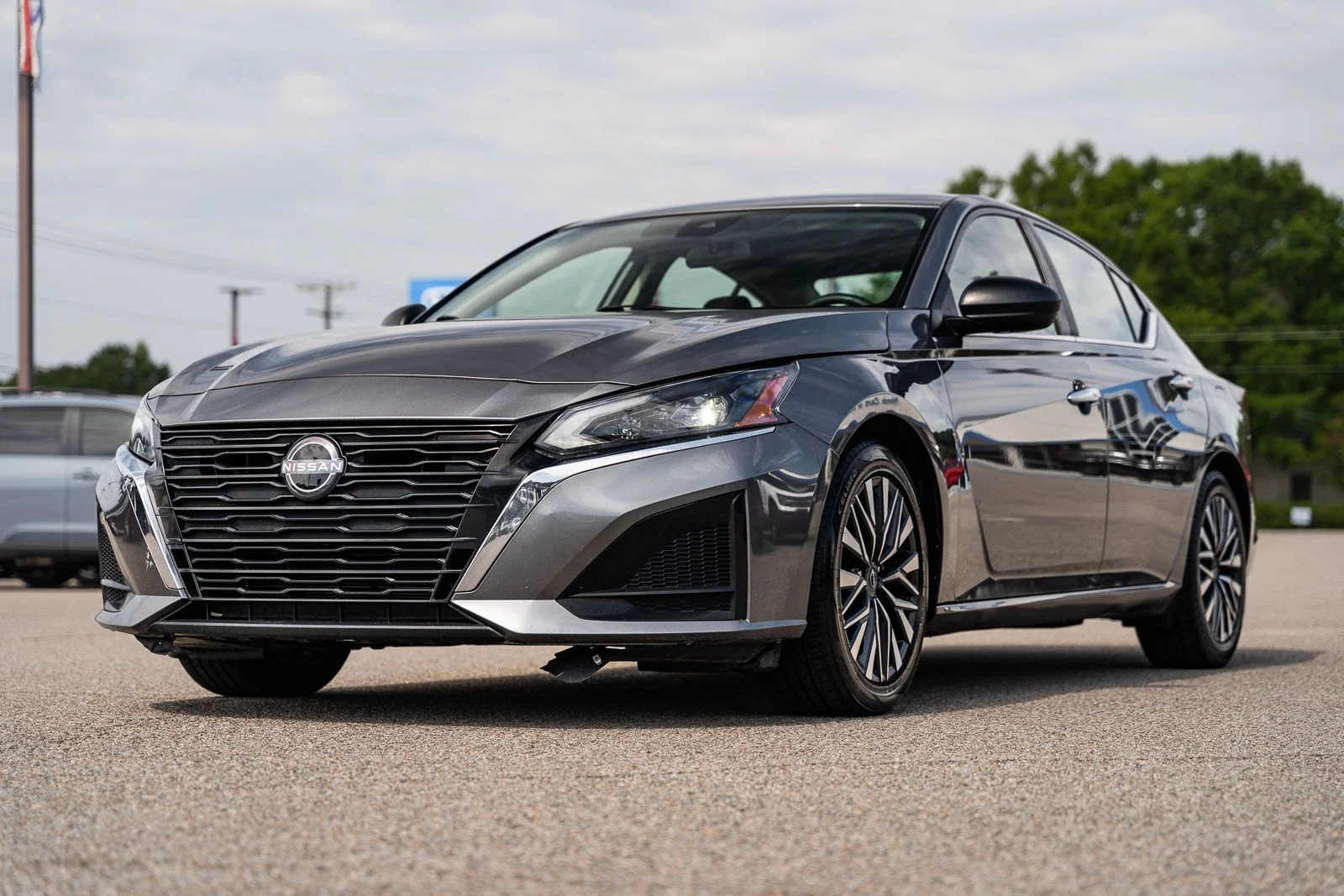 Used 2024 Gray Nissan 2.5 SV image 2