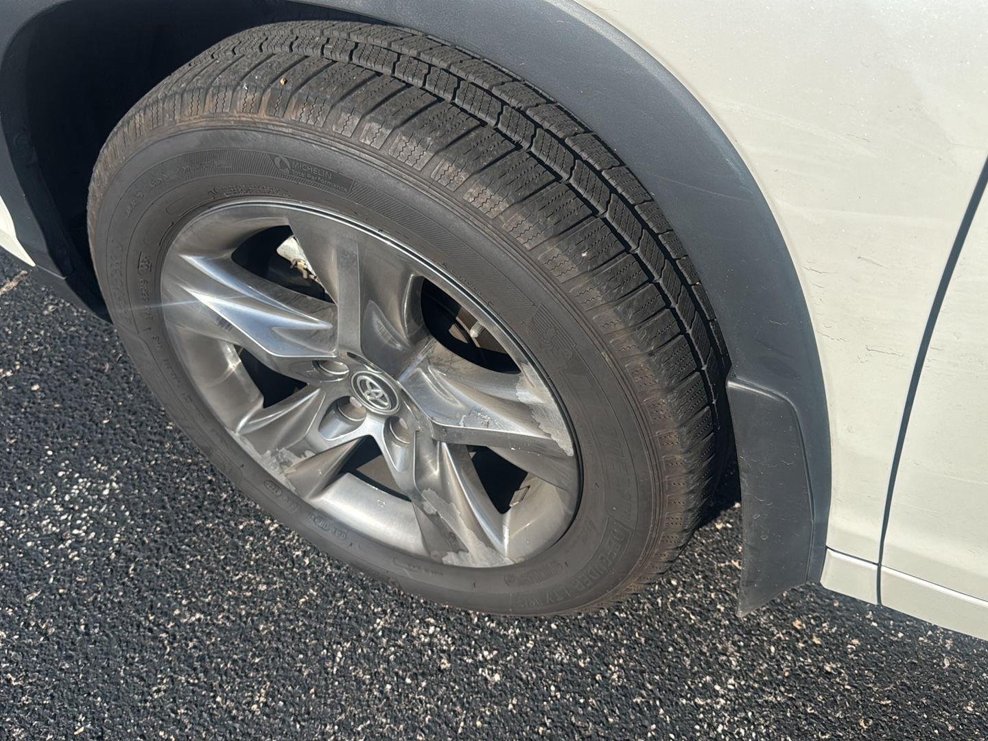 Used 2019 Blizzard Pearl Toyota Limited Platinum image 9
