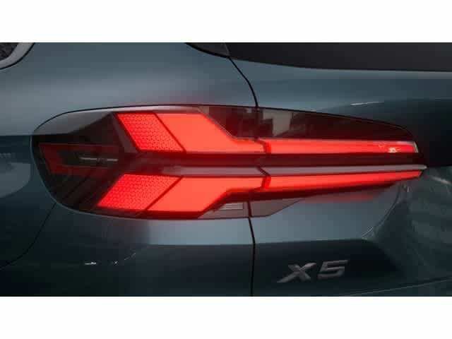 Used 2026 Blue Ridge Mountain Metallic BMW sDrive40i image 8