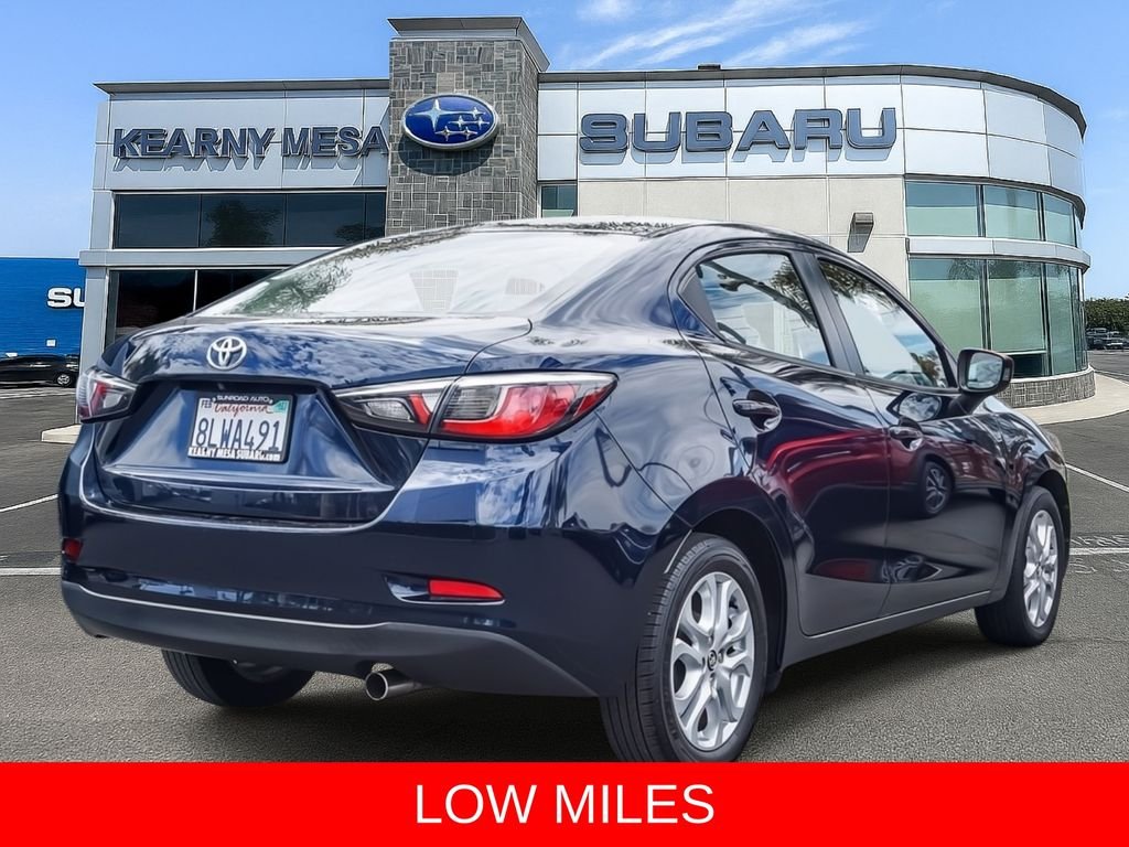 Used 2018 Black Toyota Base image 6