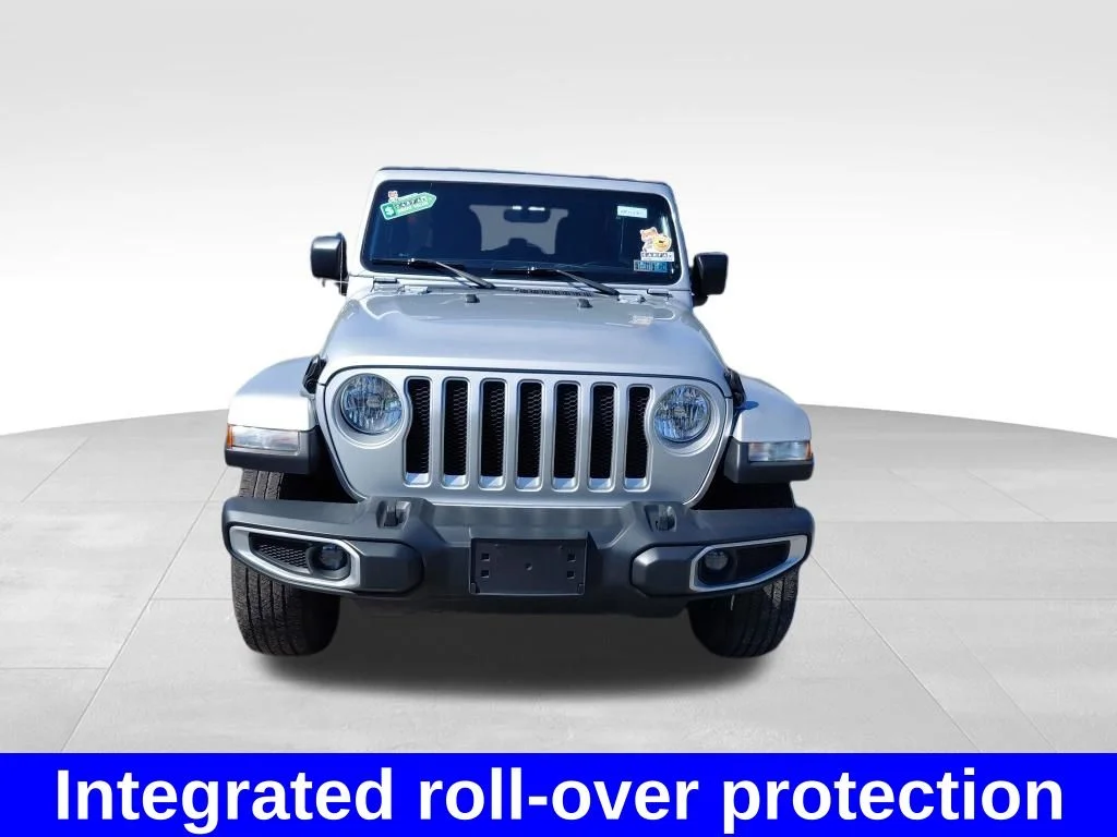 Used 2022 Silver Jeep Unlimited Sahara image 3