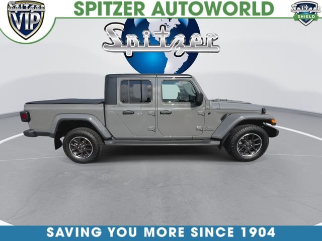 Used 2022 Gray Jeep Overland image 9