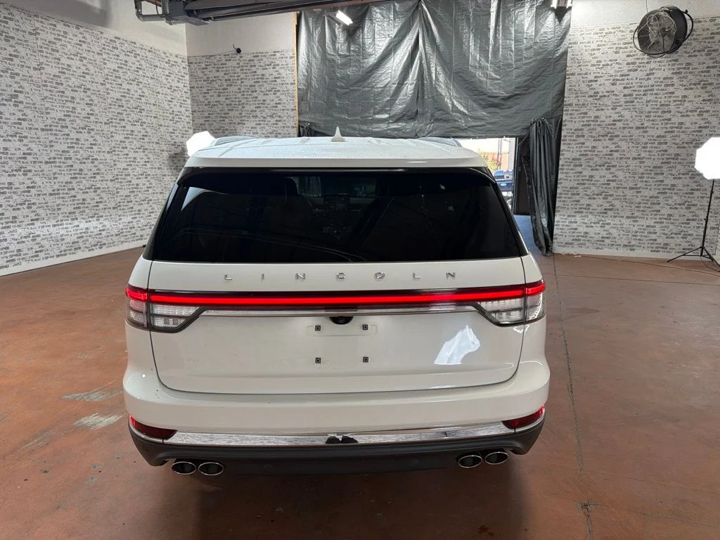 Used 2023 Pristine White Metallic Tri-Coat Lincoln Reserve image 6